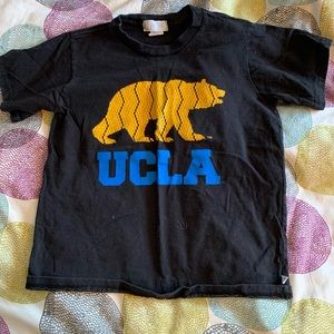 a ucla bruins shirt